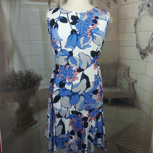 Ivanka Trump Dresses & Skirts - Ivanka Trump Floral Print Dress